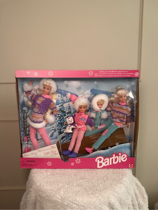 Barbie Other - Vintage Barbie Winter Holiday Coffret Shorts d’Hiver Gift Set NIB